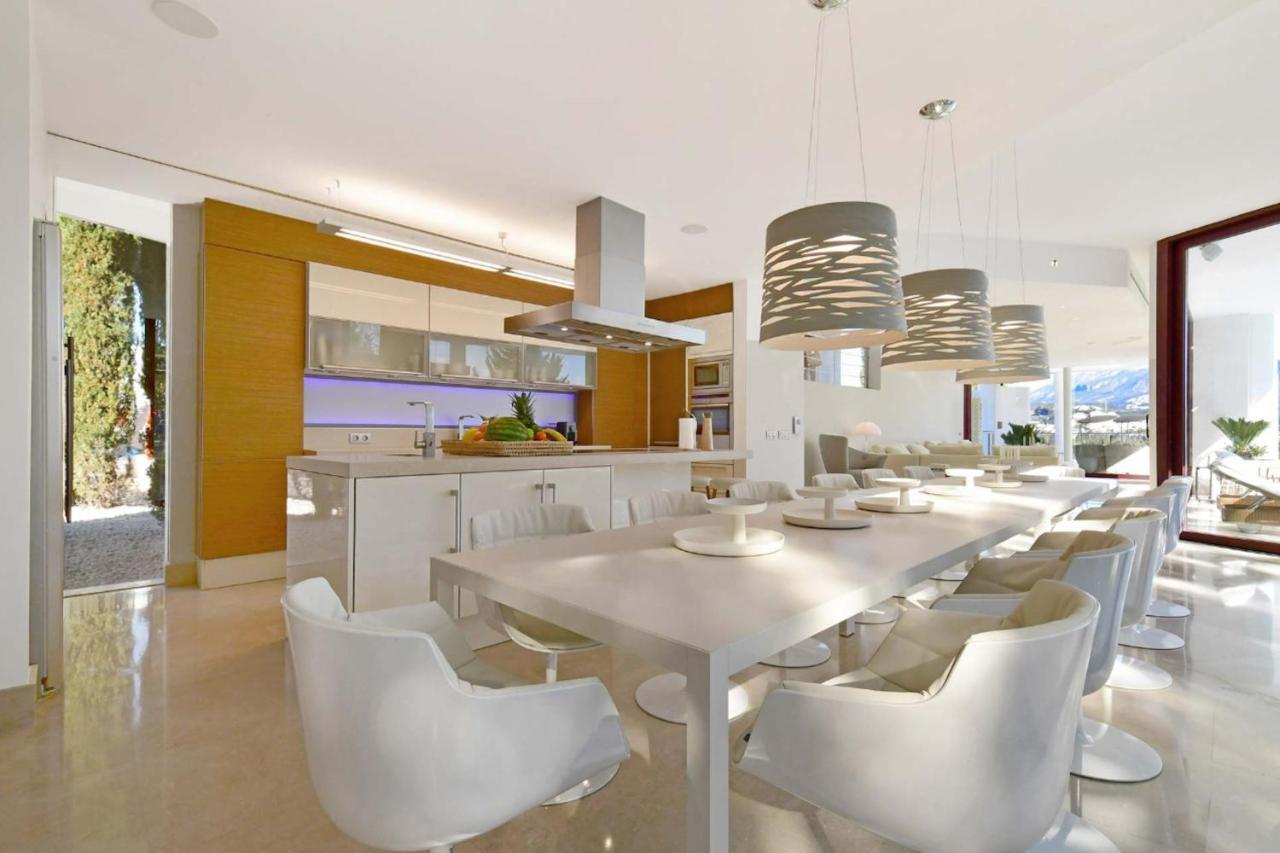 Villa 7 Bedrooms With Sea View Private Pool And Jacuzzi At 3 Km Away From The Beach Marbella