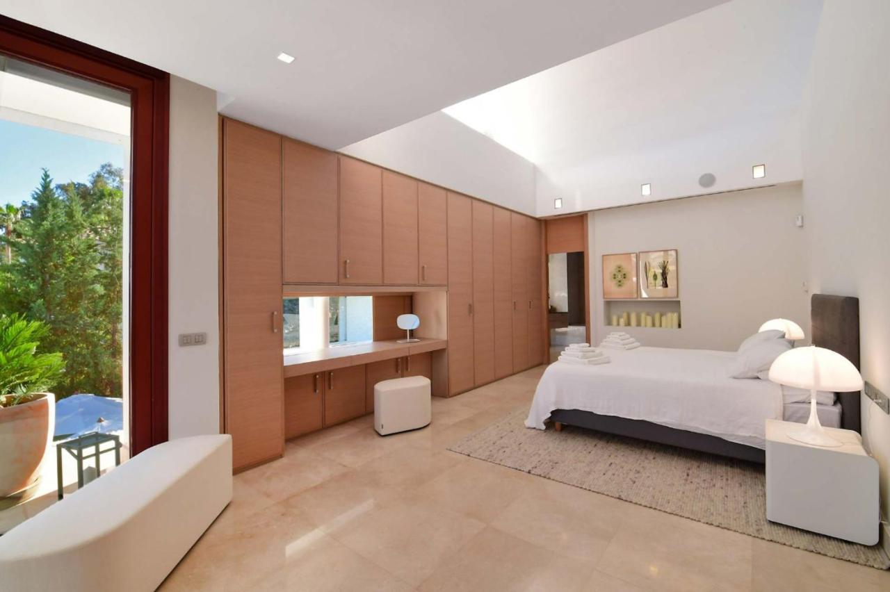 Villa 7 Bedrooms With Sea View Private Pool And Jacuzzi At 3 Km Away From The Beach *
