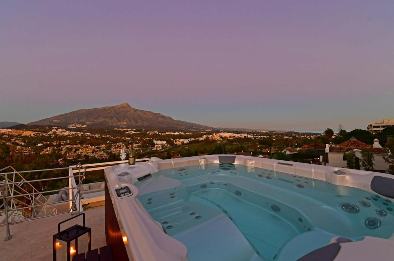 7 Bedrooms With Sea View Private Pool And Jacuzzi At 3 Km Away From The Beach Marbella